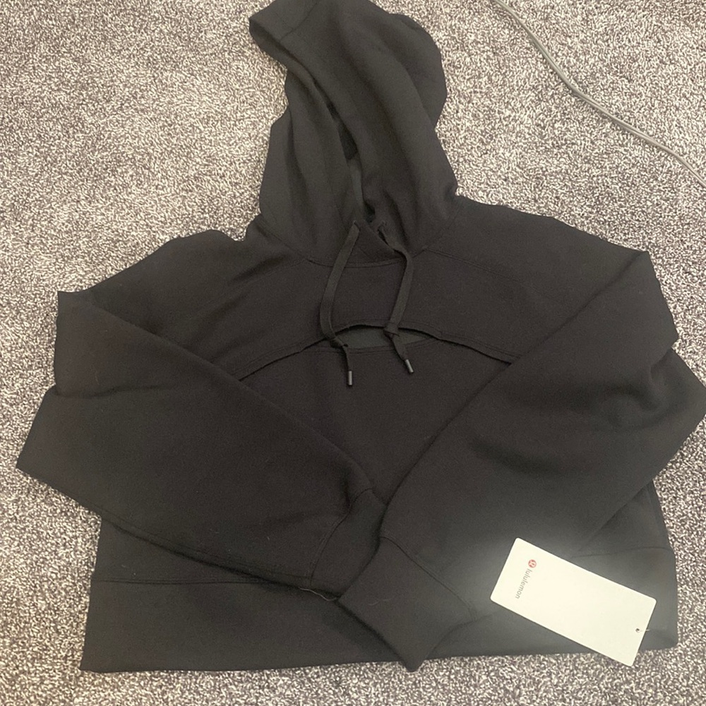 Lululemon get centered crop hoodie